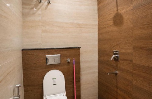 Rishikesh Apartment | Advaitam Ganga & Hill View Homestay by the Ganges Ghat - Luxury 3 BHK