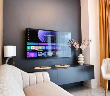 Cluj-Napoca Apartment | Aeroluxe Airport Apartament - Private Parking