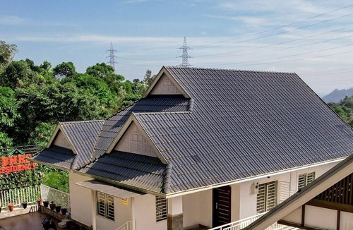 Pottankadu Cottage | Affordable garden view stay in misty Munnar Free Wi‑Fi, breakfast, parking