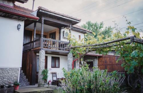 Tismana House | Agro-pensiunea "Plaiul Castanilor"
