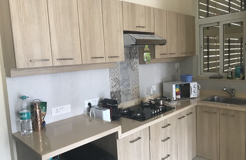 Candolim Apartment | Air Conditioned Modern 1 Bedroom + Living room apartment with 2 bathrooms