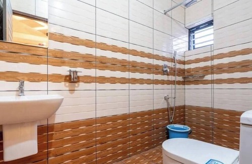 Alwaye Hotel | Airnest Airport Residency