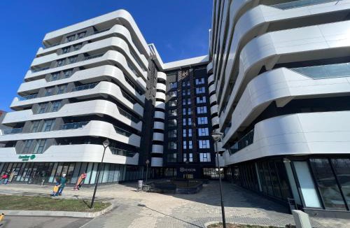 Iasi Apartment | Airport FlyHub Chic Apartment-Self Checkin