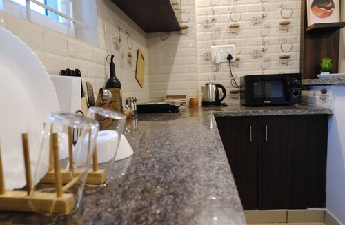 Electronics City Apartment | AJ's Nest - Amazing apartment with AC in vibrant Bengaluru