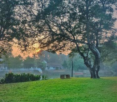 Perumbaikad House | Akkara Homestay