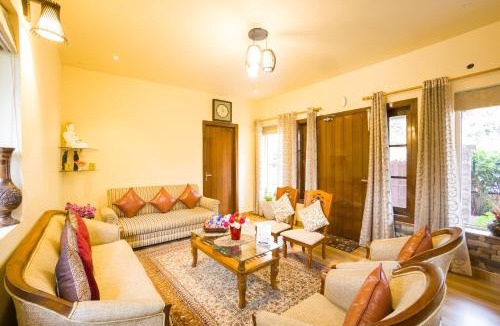 Bhimtal Villa | Alaya Stays 2 BHK with Garden & Balcony - Villa Harmony