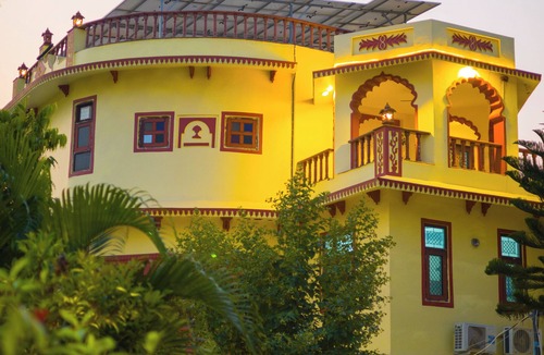 Bedla Villa | Alaya Stays Abhimanyu Mansion Topaz 2BHk