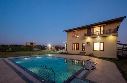 Bansur Villa | Alaya Stays Anantara 3 BHK Farmhouse