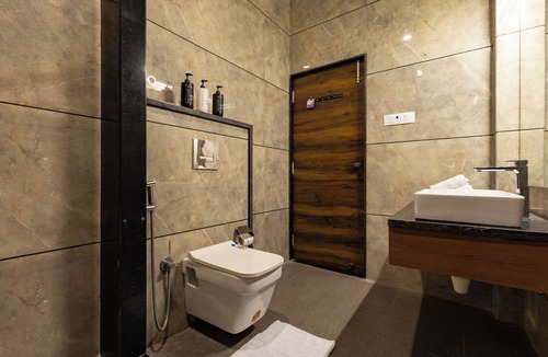 Village Hokra Hotel | Alaya Stays Krishna Serenity Suite