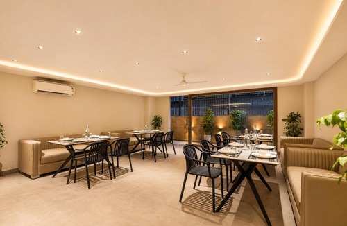 Sushant Lok Hotel | Alaya Stays Luxora Suites, Golf Course Rd near galleria
