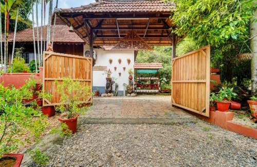 Mankombu Resort | Alaya Stays Palm Dale Heritage Backwater Retreat with Garden & Restaurant