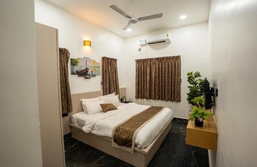 Nagoa Villa | Alaya Stays Villa Plume 4-BHK Pet-Friendly Villa with Private Pool and Sit Out Near Calangute Beach