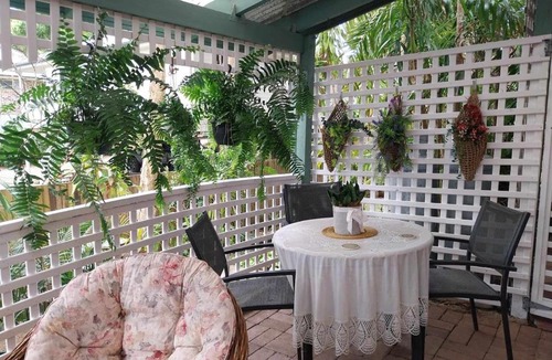 Maleny House | Alba the Scots Cottage walk every where