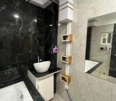 Lalbagh Hotel | Alishba Hotel And Restaurant