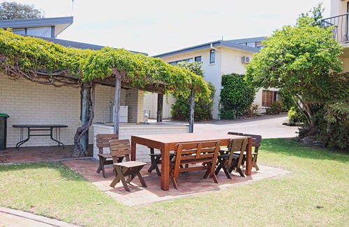 Merimbula Apartment | All decked out at Penguin Mews Unit 9 - 5+ nights