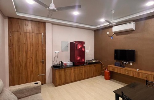 Alwarpet Apartment | Alma by MyCasa Elegant 2BHK Stay in TTK Road