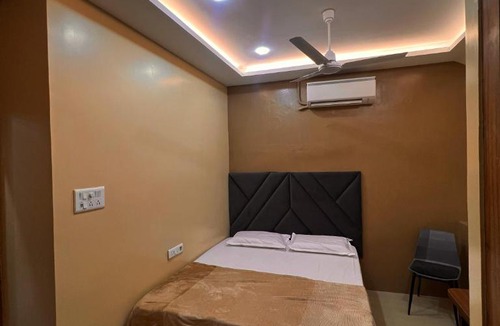 Alwarpet Apartment | Alma by MyCasa Elegant 2BHK Stay in TTK Road