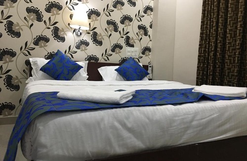 Kaloor Hotel | Almas Residency