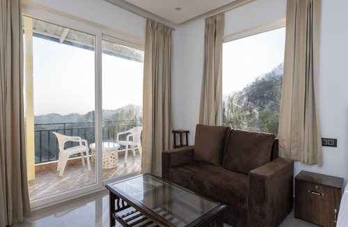 Bullawala Villa | Alpine Manor 2 By Ebony Stays - Peaceful 2 BHK Villa in Dehradun