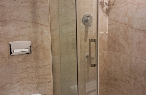 Nungambakkam Hotel | Amber Hotel Nungambakkam