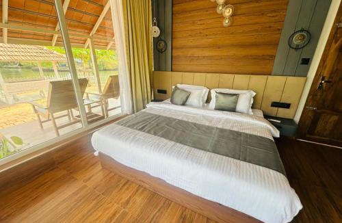 Hosdurg Villa | Amber Lake View Villa & Homestay 1BHK