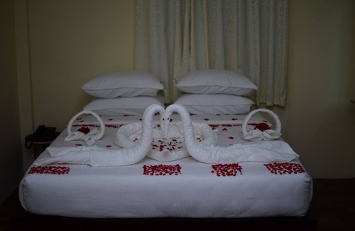 Kanakapura Hotel | Amegundi Resort