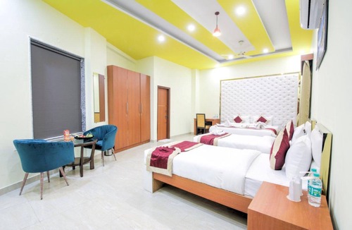 Greater Noida Hotel | Amit House