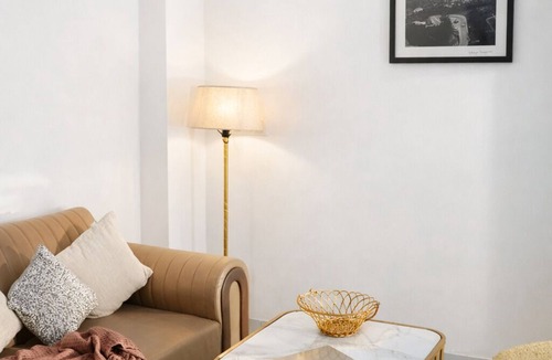 DLF Phase 5 Apartment | Amlatas Home, 1-bedroom apartment with AC in pleasant Gurugram location