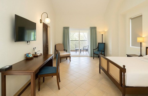 Shelpem Hotel | Amritara Serenity