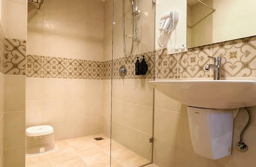 Shelpem Hotel | Amritara Serenity