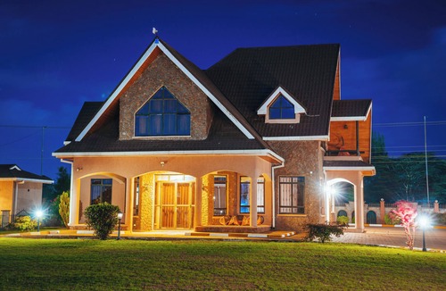 Murang'a County Villa | An elegant villa located in a serene Golf Resort, where luxury meets opulence.