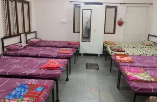 Ujjain House | An excellent common hall/bedroom for 8 to 15 guests, near Shri Mahakal Temple.