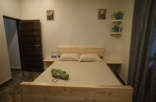Vasai House | Anand hillside Retreat 3BR Pool Villa by Homeyhuts