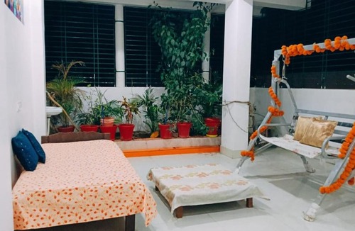 Deoghar Apartment | Anand Nivas Homestay 10 Mins from Mandir