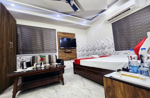 Belgachia Hotel | Anandaloke Residency