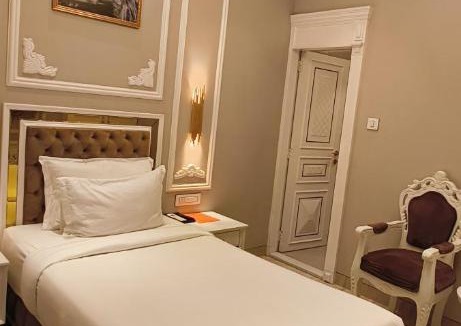 Ghansoli Hotel | Anant Palace
