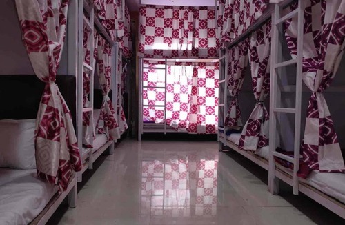 Mumbai Hostel | Andheri East Dormitory