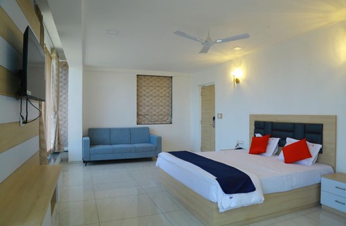 Gachibowli Bed & Breakfast | Anika Suites