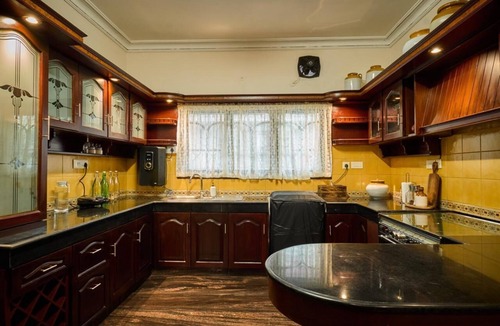 Ernakulam South Villa | Anjaneyam 4BHK Heritage Villa - Near Marine Drive