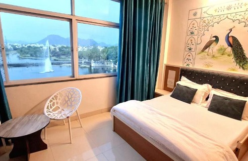 Lake Swaroop Sagar House | Antariksh -A beautiful homestay near Lake Pichhola