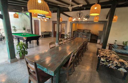 Morjim Villa | ANTIQUE VILLA with a Pool for company of 14-20 , 10 min walk Morjim Beach