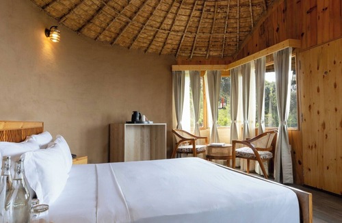 Naina Range Hotel | Aotel Pangot (Formerly Royal Cliff)
