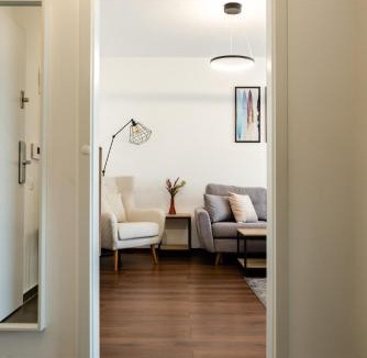 Tractorul Apartment | Apart B&V 55 Qualis - Elegant Apartment with Parking