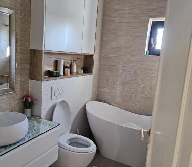 Craiova Apartment | Apartament Mall Promenada Lux!
