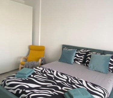 Sector 4 Apartment | Apartament modern cu balcon