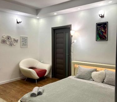 Voluntari Apartment | Apartament Romantic cu Terasă și Vedere la Apus