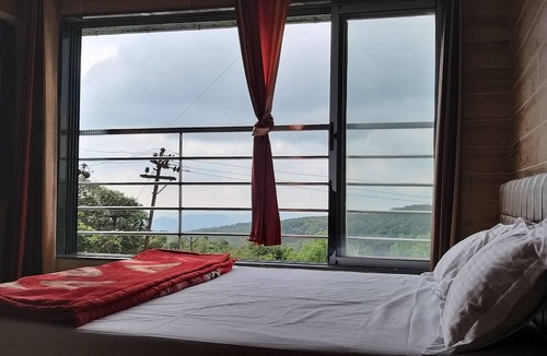 Mahabaleshwar Apartment | Apartment 2BHK with mountain and valley view near to market with birds sounds.