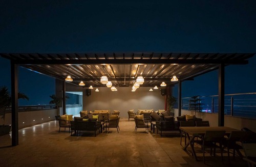 Kharar Apartment | Apartment in Mohali with Rooftop Pool