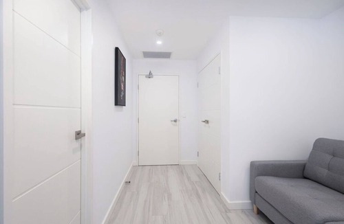 West Gosford Apartment | Apartment located in 21st floor in Gosford's newest landmark building.