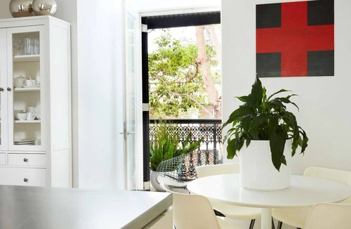 Darlinghurst Apartment | Apartment One by Contemporary Hotels is the quintessential glamorous Darlinghurst apartment for thos